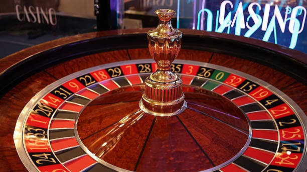 dasi4d Super Sic Bo live dealer table interface with three dice and betting grid